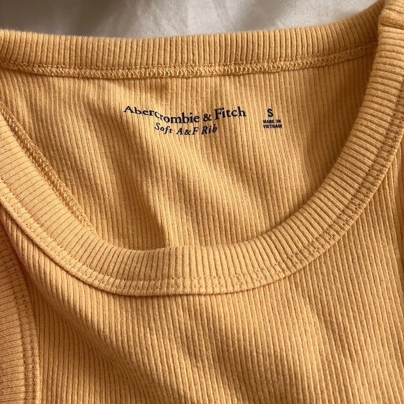 Yellow Abercrombie & Fitch cropped tank - Picture 2 of 3